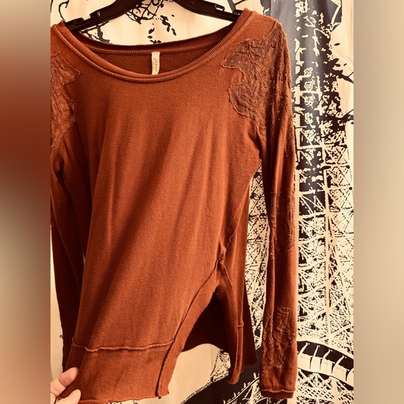 Free People Long Sleeve Cut Out Back Top - Picture 4 of 6